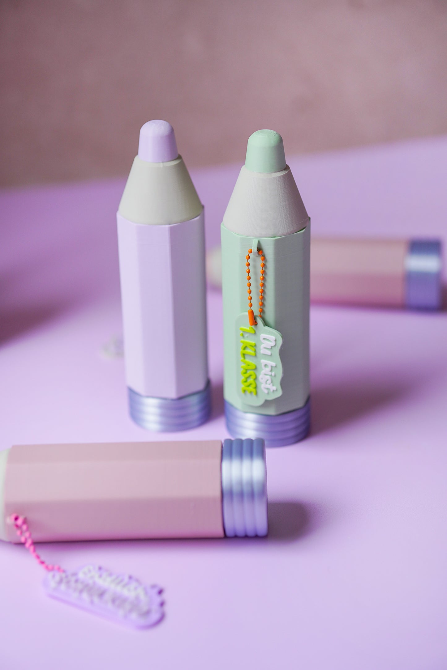 Stift TOVI Geschenk Einschulung für Smarties & Geldgeschenke | STL & 3MF Datei | Wiederverwendbares Geheimversteck