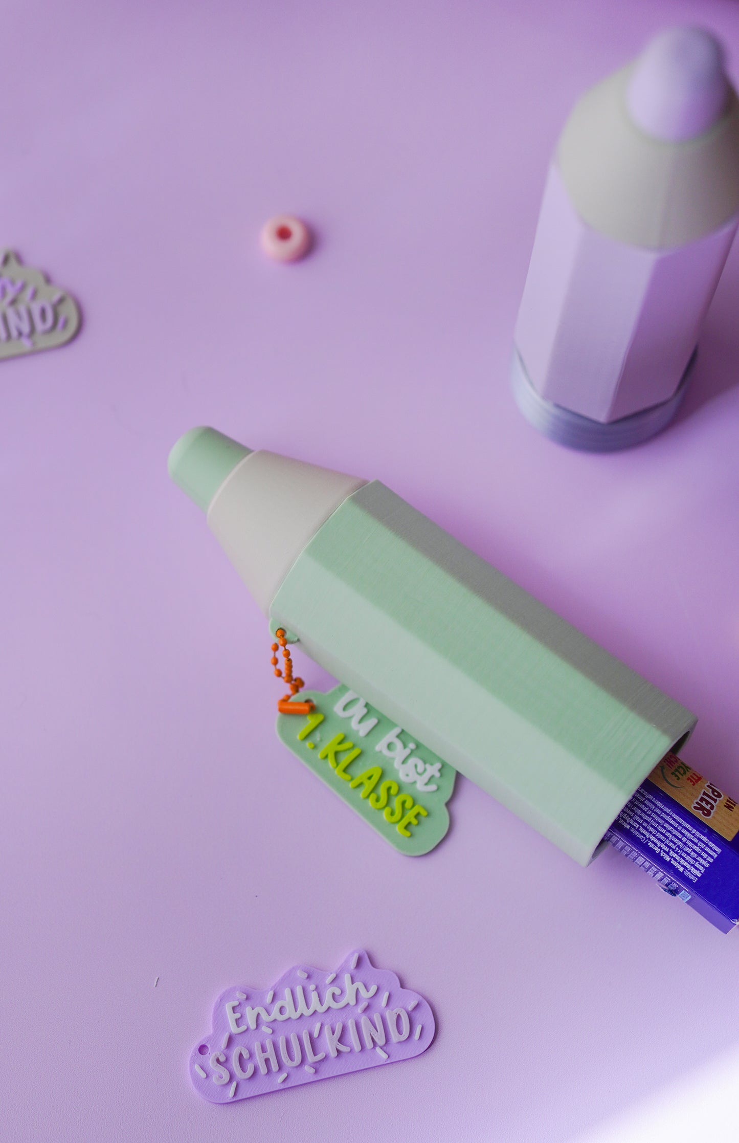 Stift TOVI Geschenk Einschulung für Smarties & Geldgeschenke | STL & 3MF Datei | Wiederverwendbares Geheimversteck