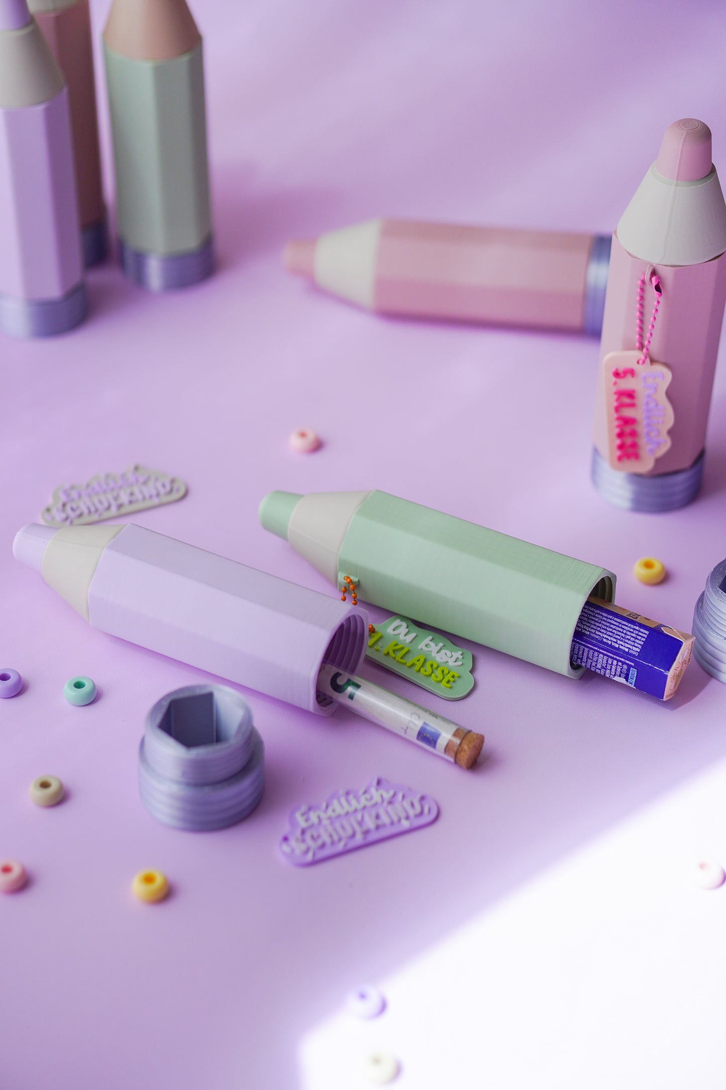 Stift TOVI Geschenk Einschulung für Smarties & Geldgeschenke | STL & 3MF Datei | Wiederverwendbares Geheimversteck