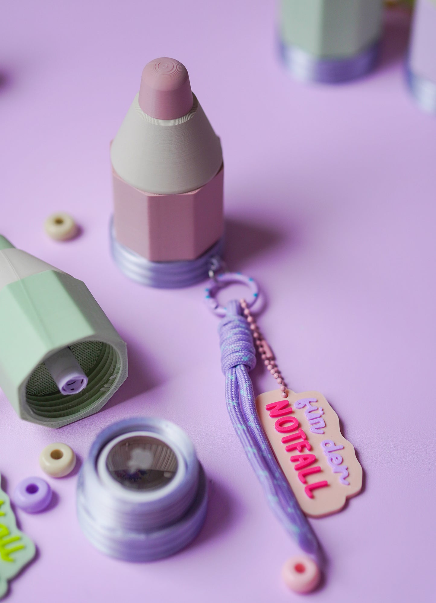 AirTag Halterung für Kinder Stift TOVI | 3D Druck Datei mit Geheimfach für Notfallkontakt | STL & 3MF für Schulranzen und Kindergarten