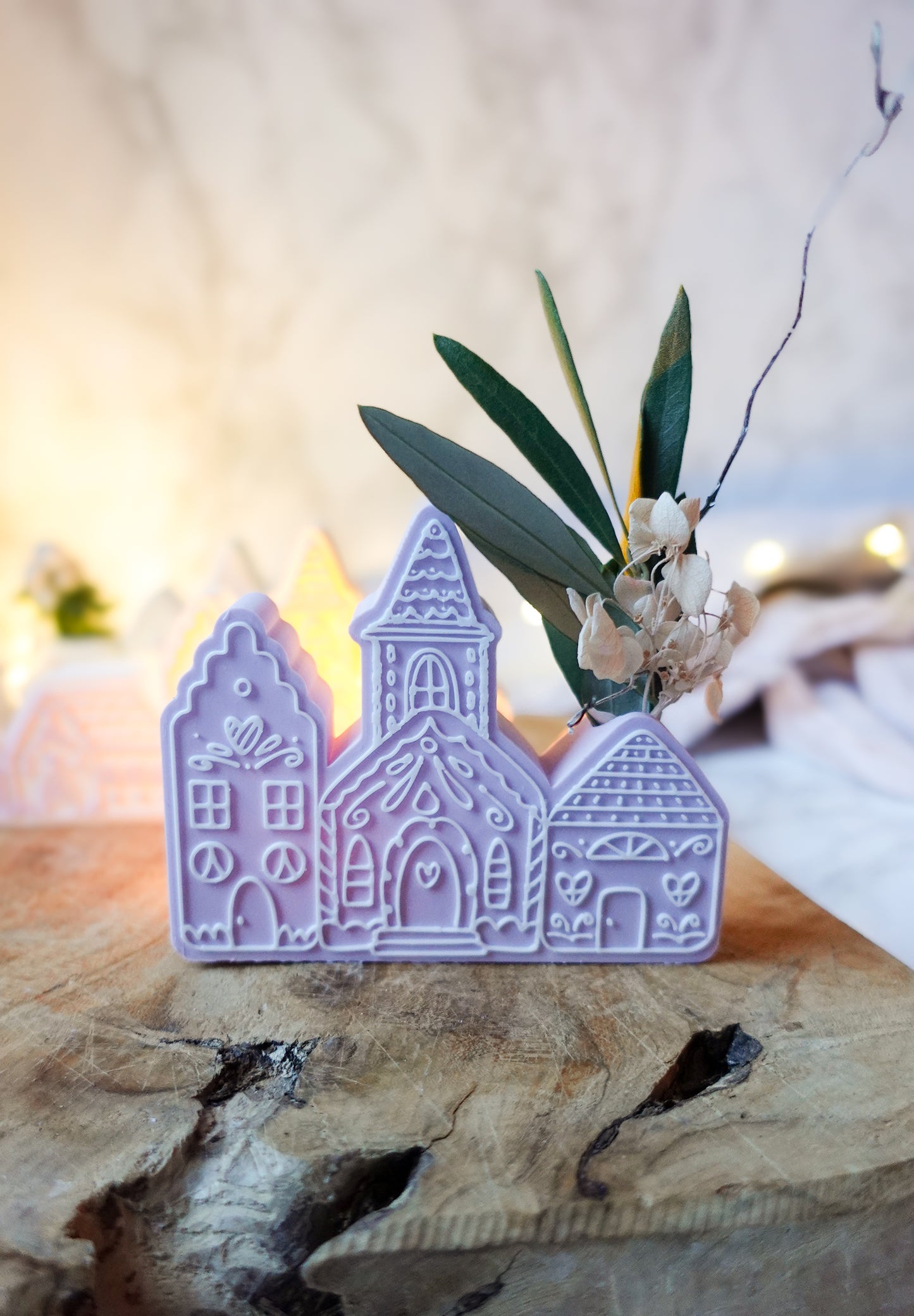 Glowvillage – Winterdorf 3D-Druckdatei | Dekoelement mit Aussparung für Trockenblumen (STL & 3MF)