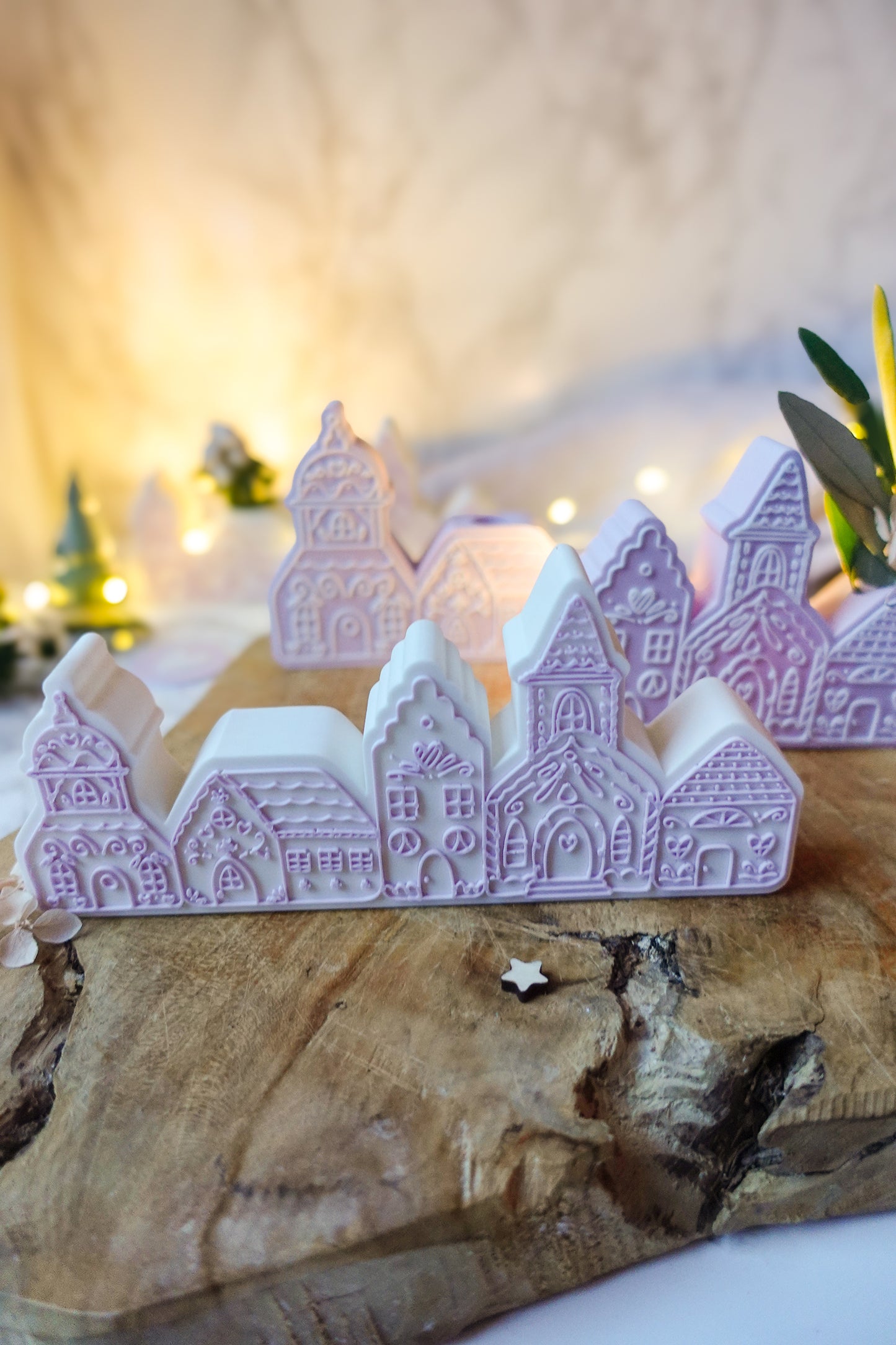 Glowvillage – Winterdorf 3D-Druckdatei | Dekoelement mit Aussparung für Trockenblumen (STL & 3MF)