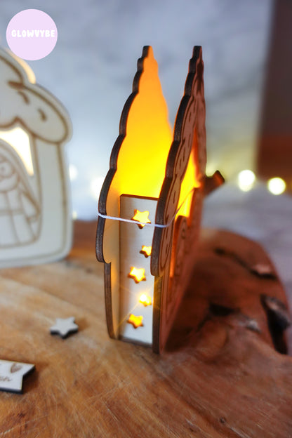 Laserdatei Lichthaus „Kleine Stille“ – Weihnachtskrippe mit Licht & Bonus Geschenkanhänger | inkl. Gewerbelizenz