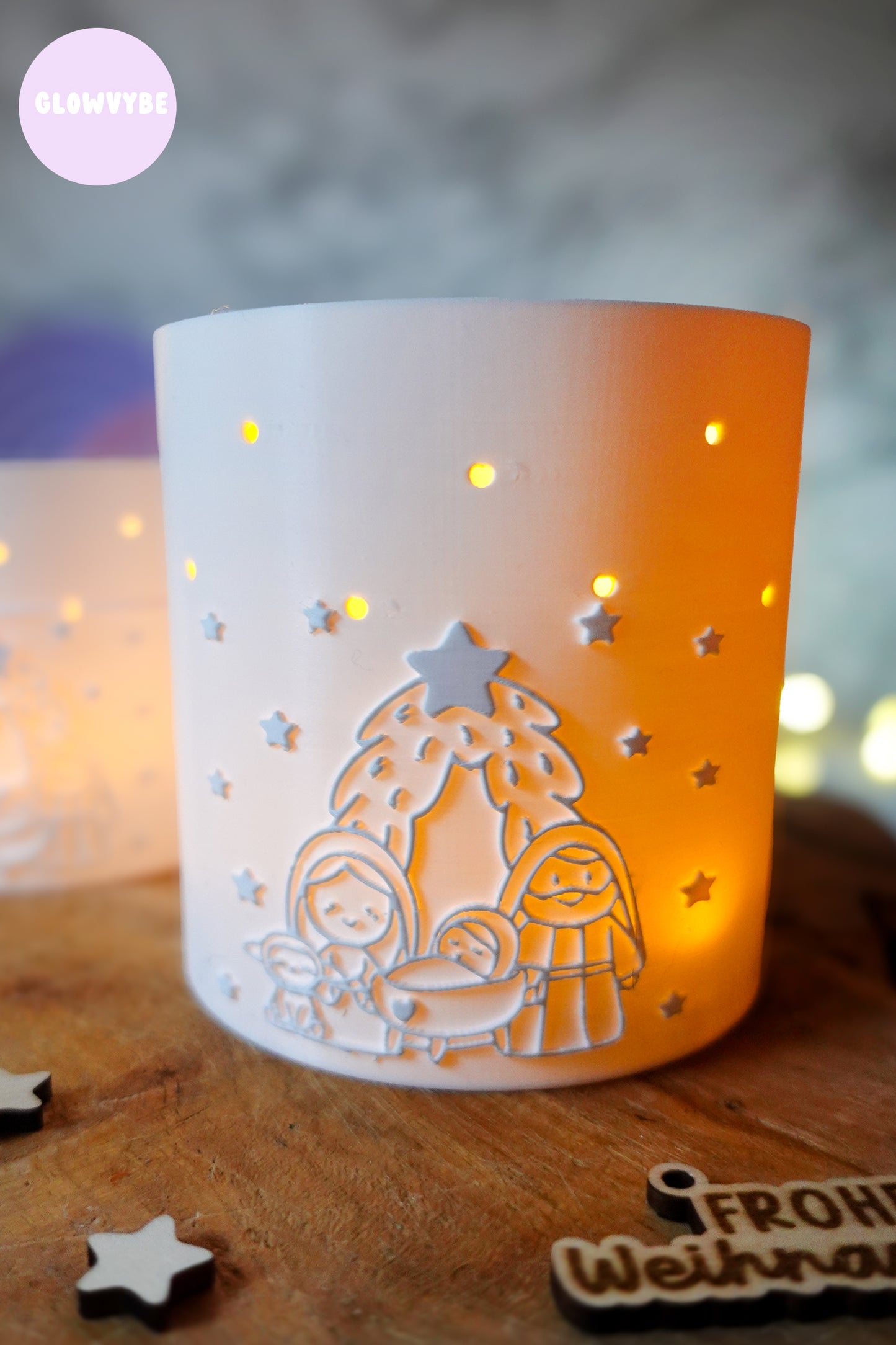 Windlicht „Kleine Stille“ | 3D Druck Datei Weihnachten | STL + 3MF Krippenmotiv mit Frohe Weihnachten Anhänger