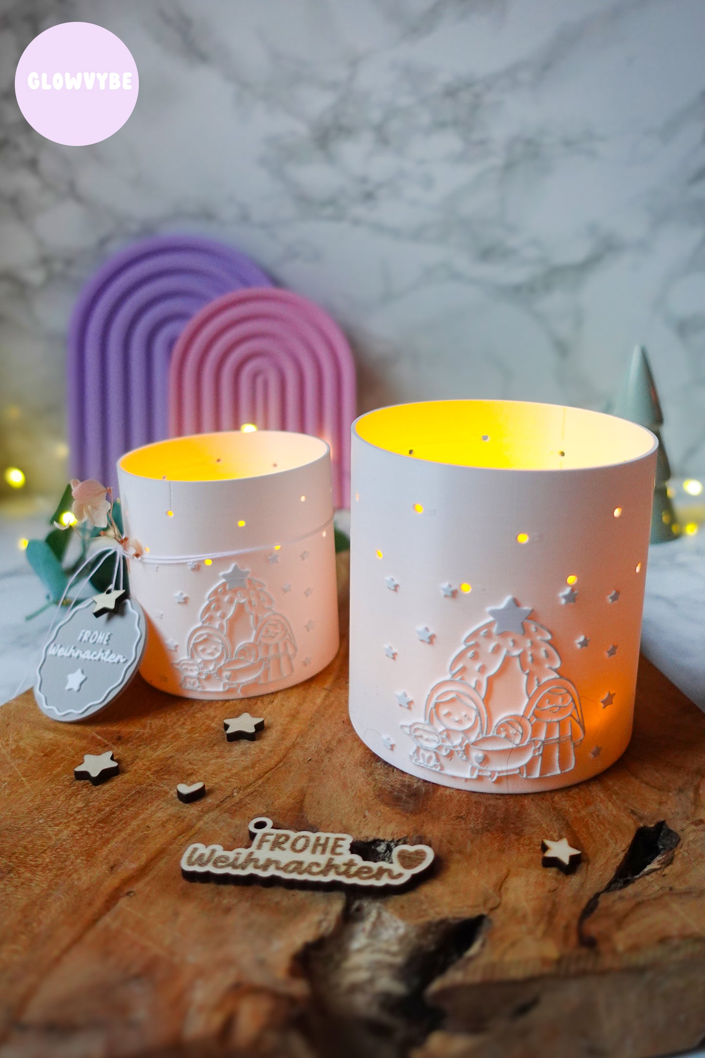 Windlicht „Kleine Stille“ | 3D Druck Datei Weihnachten | STL + 3MF Krippenmotiv mit Frohe Weihnachten Anhänger